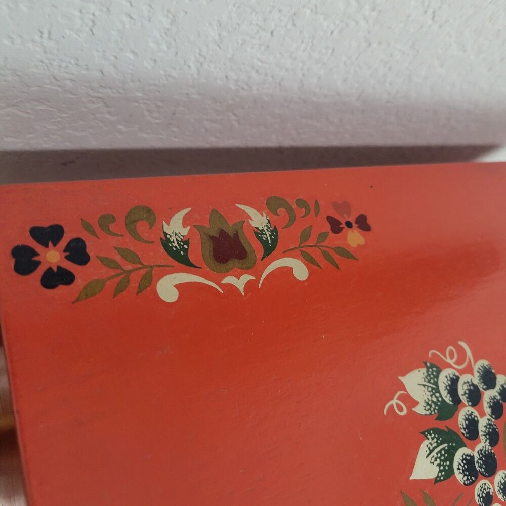 Vintage Pennsylvania Dutch Stenciled Heart Wooden Chest Box Folk Art 14.5” FLAW - Picture 12 of 16